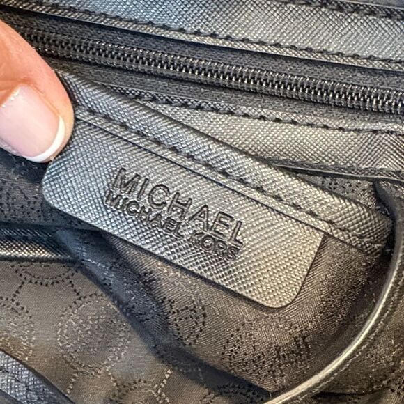 Michael Kors Jet Set Tall Travel Tote Bag - Picture 15 of 16